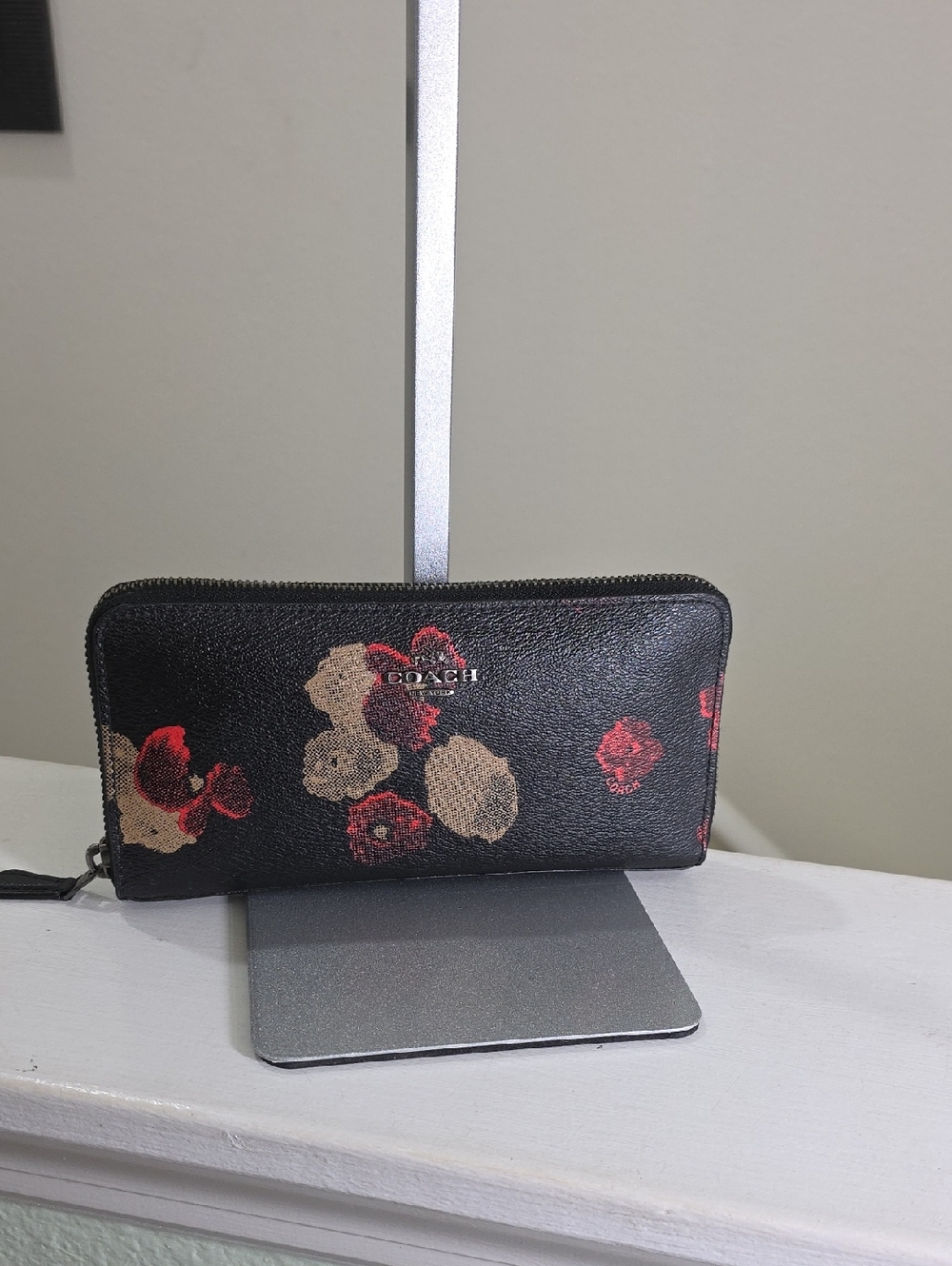 Coach Floral Print Accordion Zip Wallet VGUC